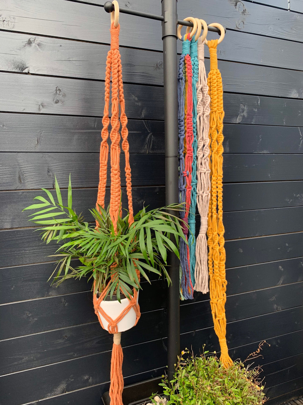 Macrame plant hanger - plant hanger - hanging planter - handmade plant hanger