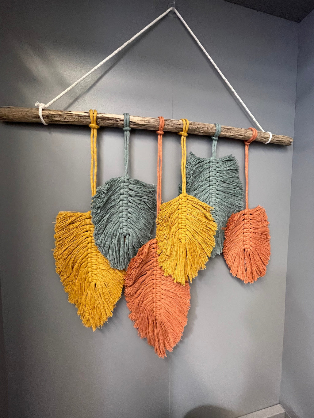 Macrame feather wall hanging - macrame wall hanging - home decor.