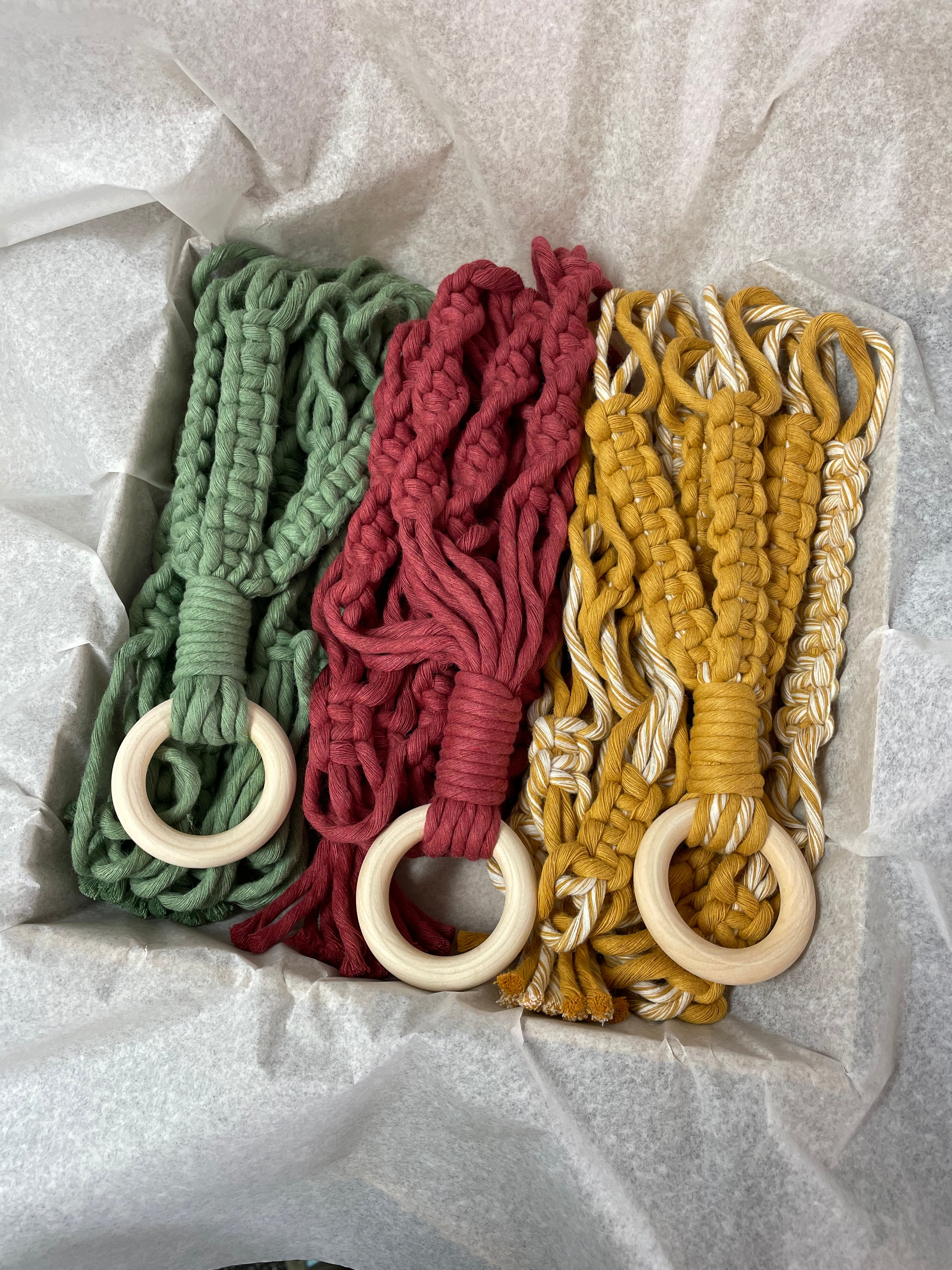 Macrame plant hanger - plant hanger - hanging planter - handmade plant hanger