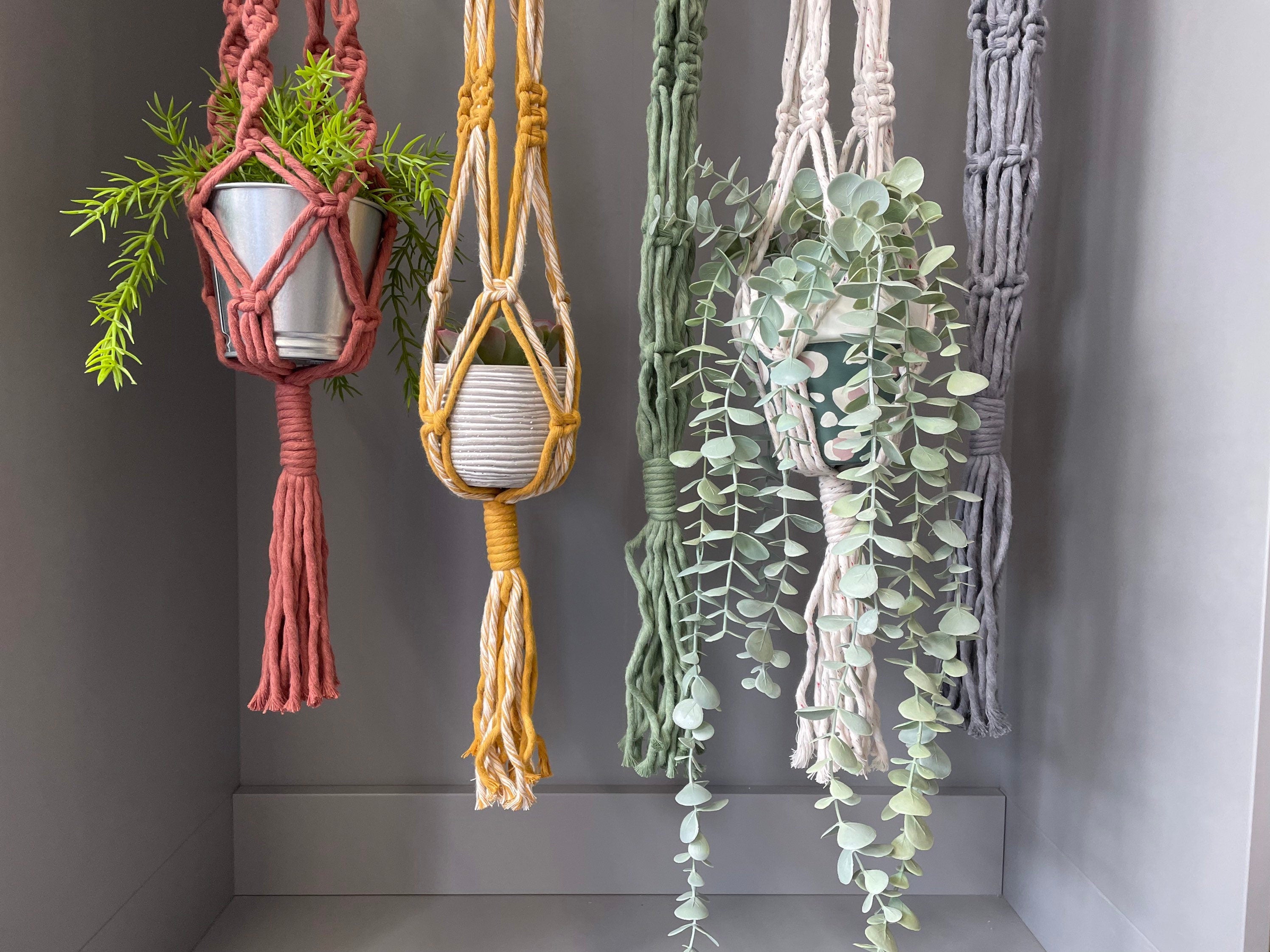 Macrame plant hanger - plant hanger - hanging planter - handmade plant hanger
