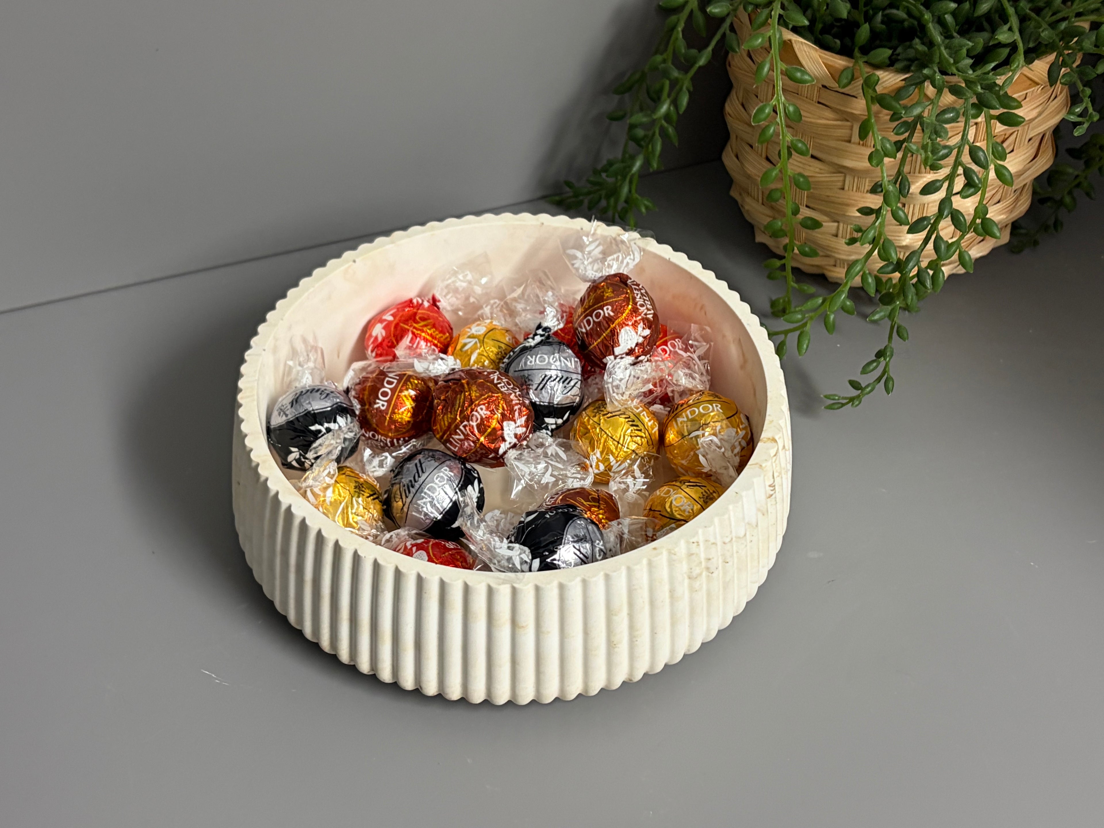 Round decorative Jesmonite bowl, neutral home decor, ridged bowl