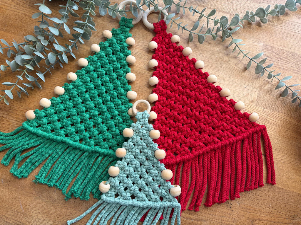 Macrame Christmas Tree wall hanging, Christmas decoration.