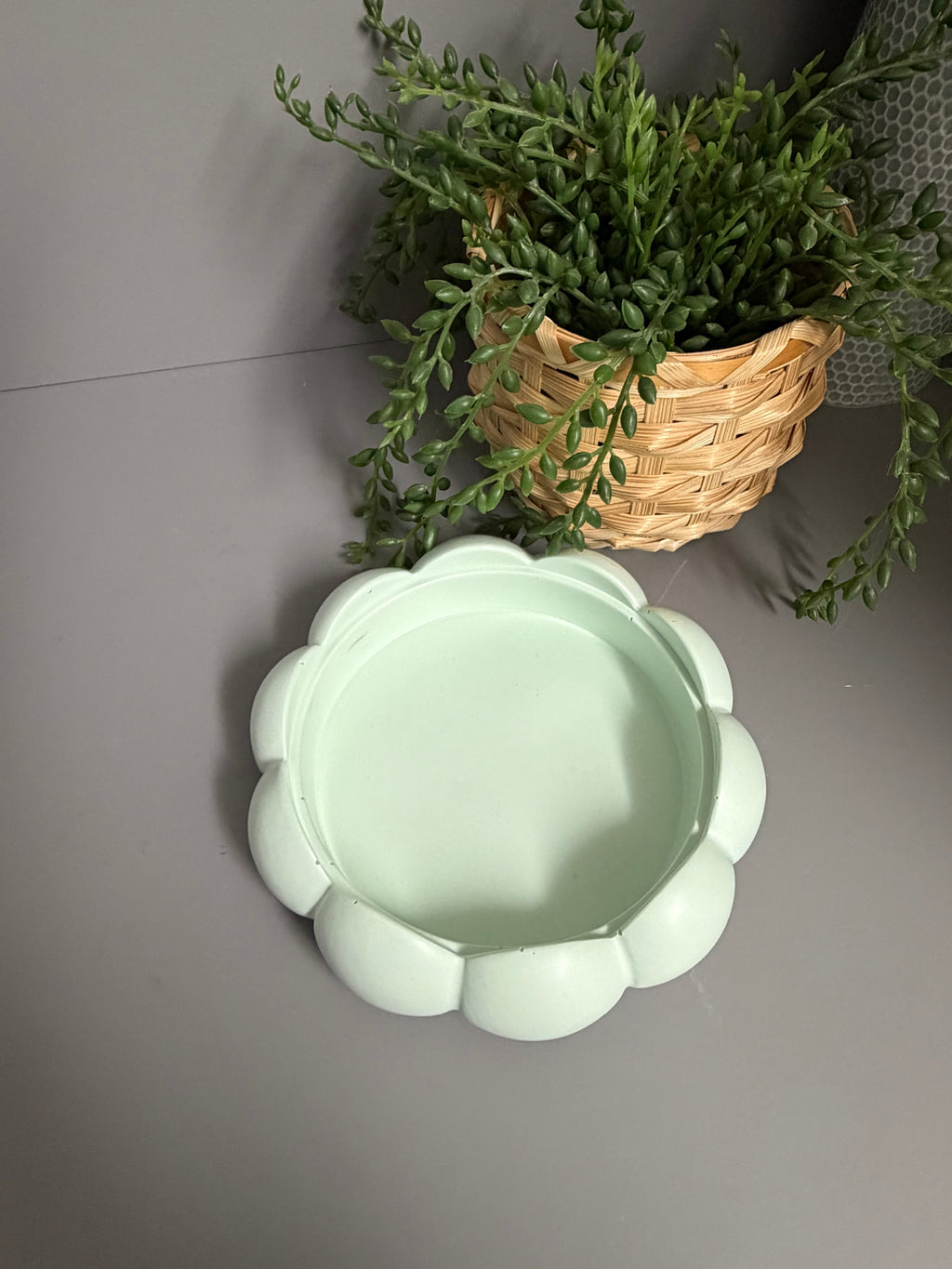 Jesmonite bubble flower jewellery trinket tray