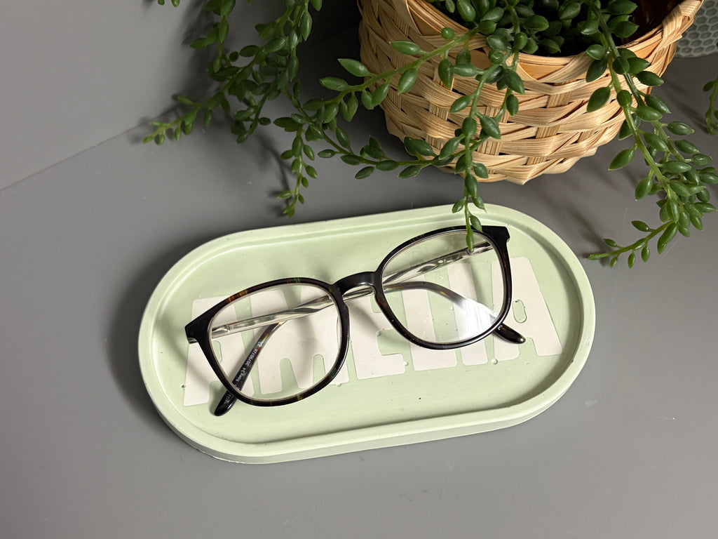 Medium Jesmonite catchall tray for glasses, keys or jewellery.