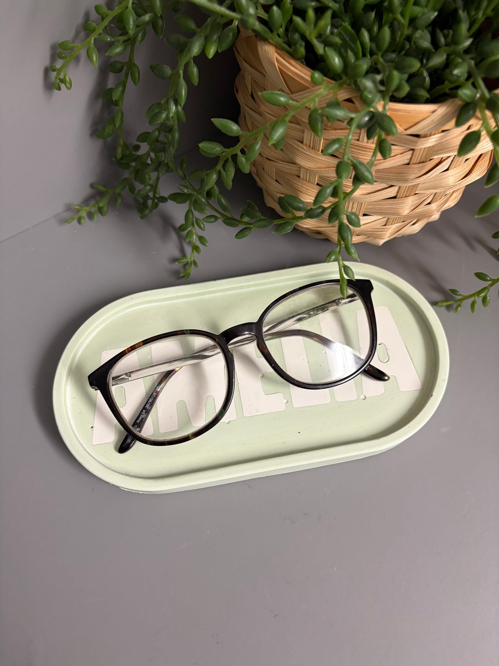 Medium Jesmonite catchall tray for glasses, keys or jewellery.