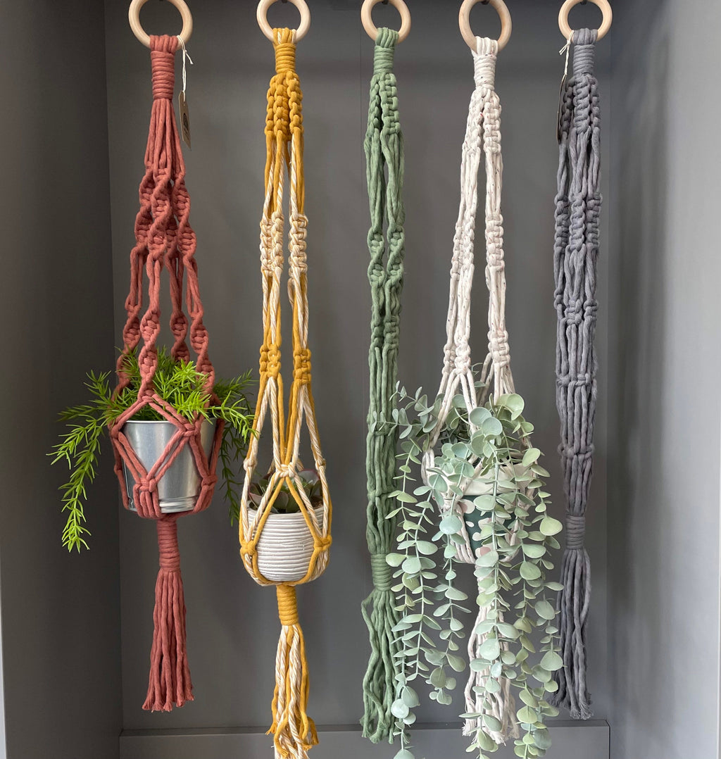 Macrame plant hanger - plant hanger - hanging planter - handmade plant hanger