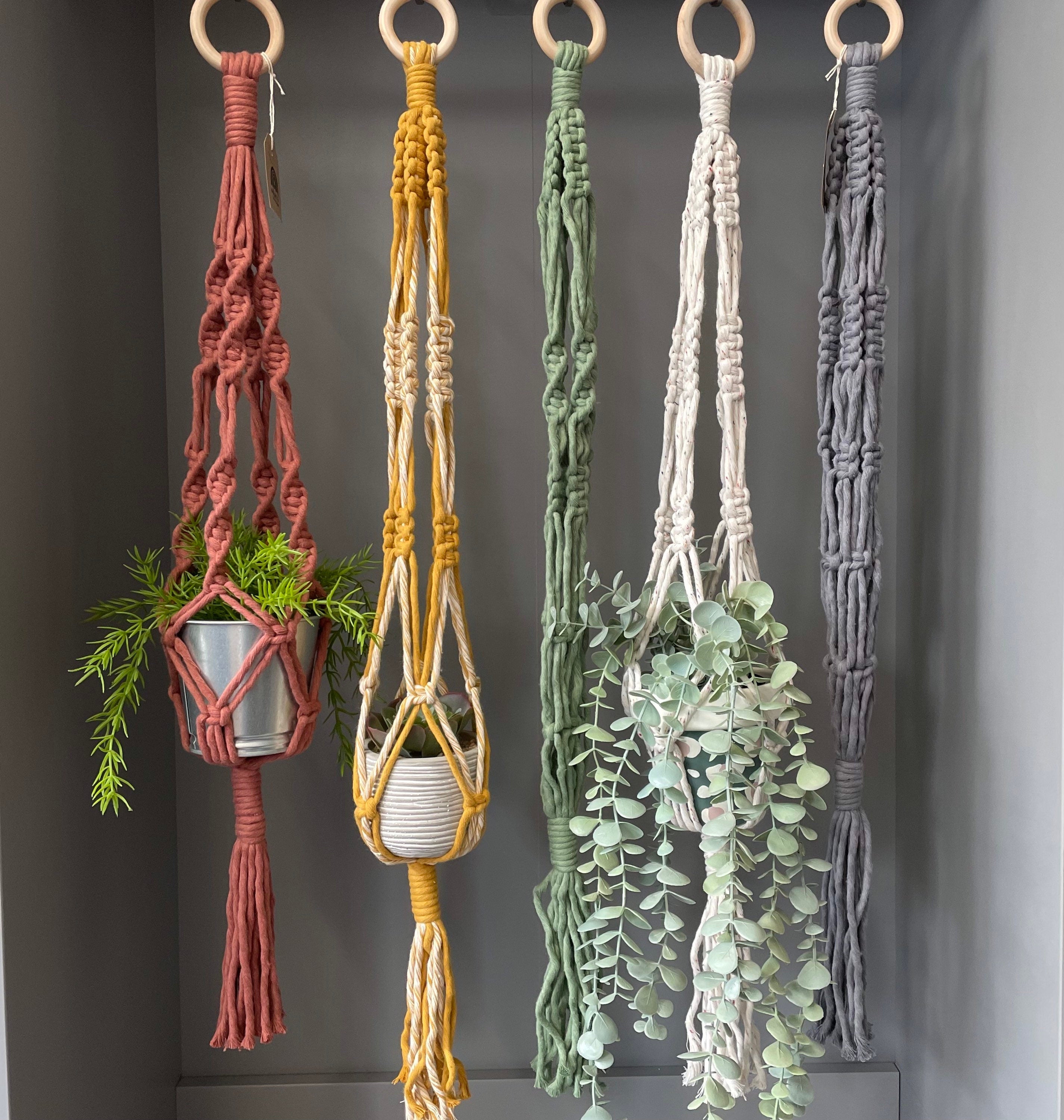 Macrame plant hanger - plant hanger - hanging planter - handmade plant hanger