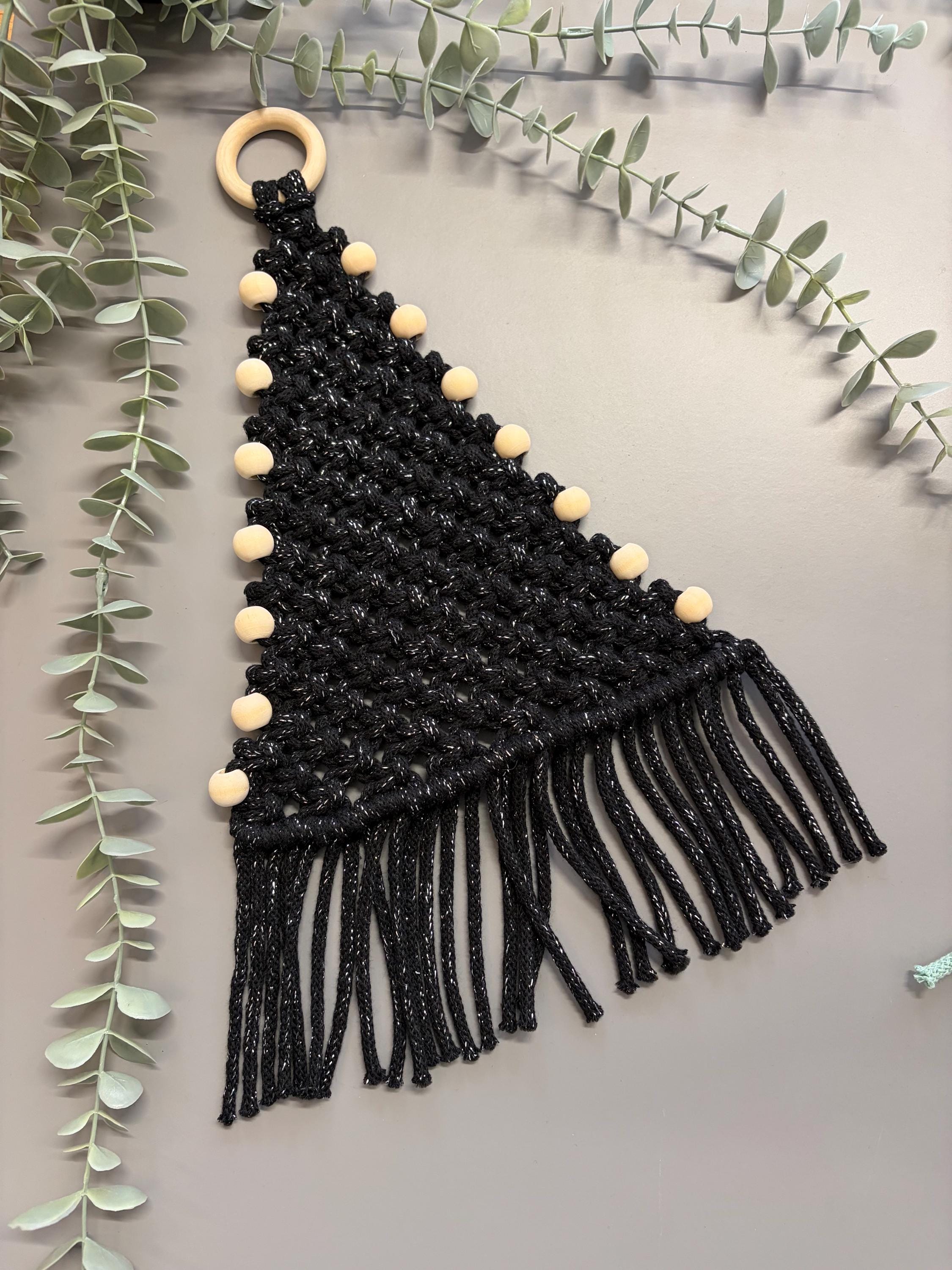 Macrame Christmas Tree wall hanging, Christmas decoration.