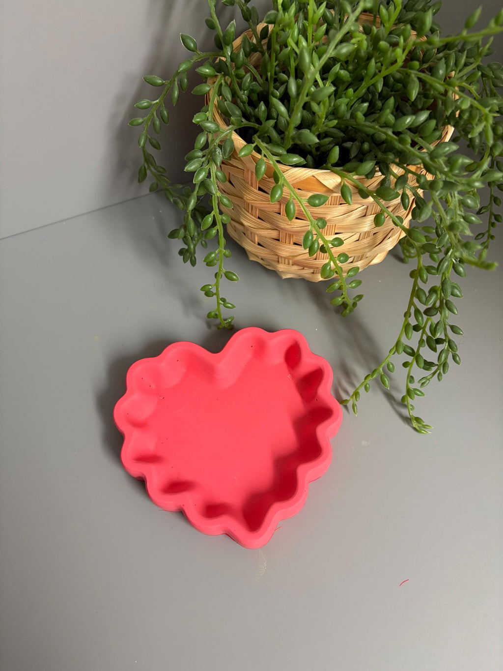 Handmade Jesmonite Heart trinket jewellery tray.