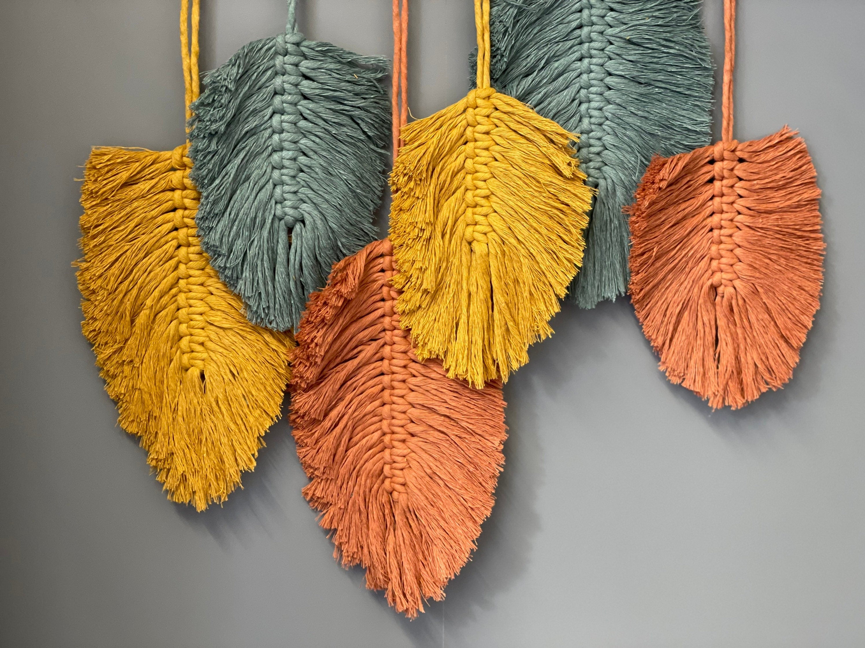 Macrame feather wall hanging - macrame wall hanging - home decor.